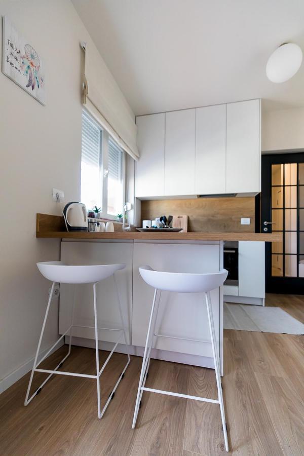 Lina - Tia, Chic Appartement